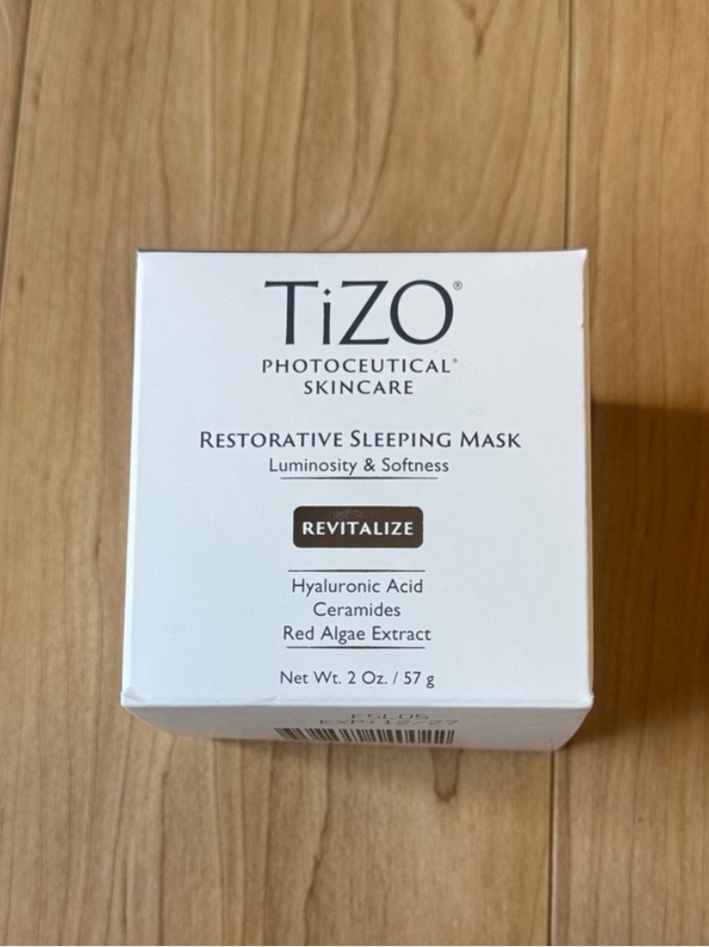 Restorative Sleeping Mask Revitalize - White
